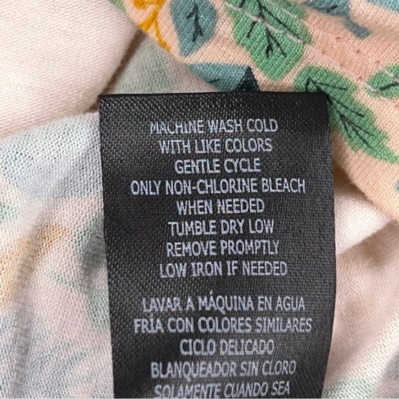 Medium Disney Pink Green Leaves Mickey Mouse Shapes Tshirt Lightweight Tee - Picture 14 of 14